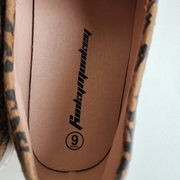 Funky Monkey Brown Leopard Sneakers Women's Slip On Casual Shoes Sz 9 - Picture 4 of 6